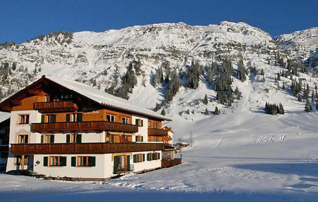 Alpenland - Das Feine Kleine Hotel Lech am Arlberg Bagian luar foto