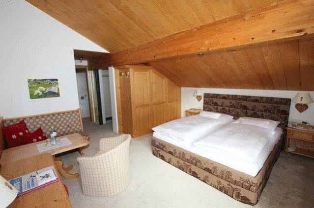 Alpenland - Das Feine Kleine Hotel Lech am Arlberg Bagian luar foto